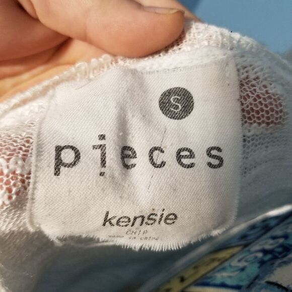 Pieces by kensie white longsleeve blouse - Picture 5 of 5